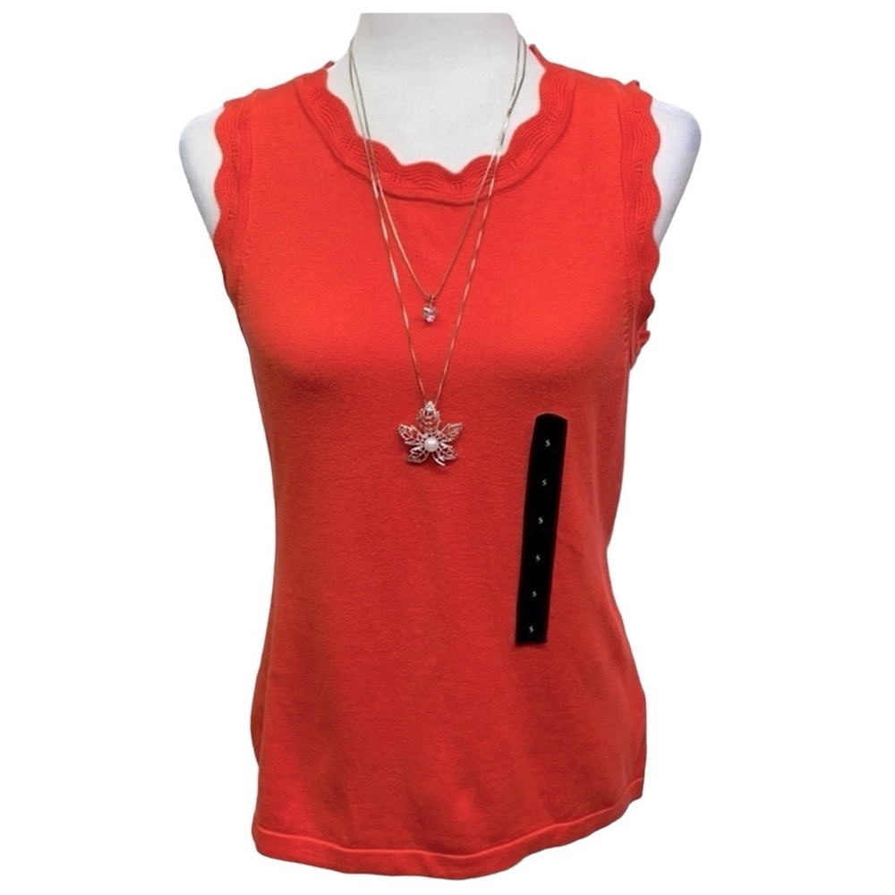 Banana Republic Sleeveless Knit Scalloped Trim - Picture 2 of 8